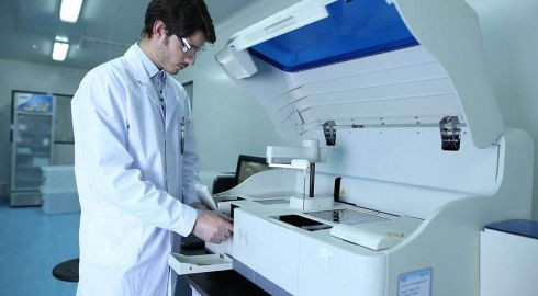 医療用生化学分析装置におけるスリップリングの使用